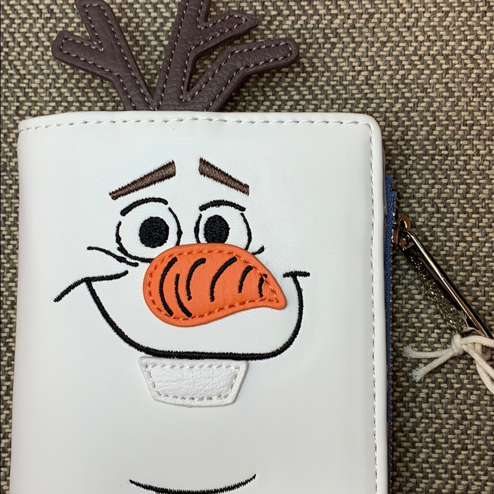 Loungefly Disney Frozen Olaf Flap Wallet - Picture 2 of 13